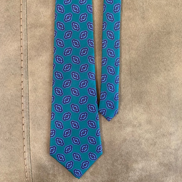 Van Heusen Tie - Picture 3 of 4